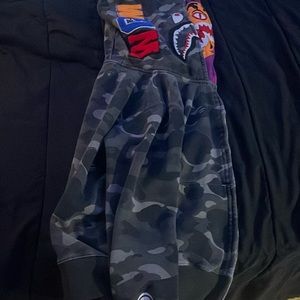 Like new it is missing a piece of the zipper but dose not give any bad effect